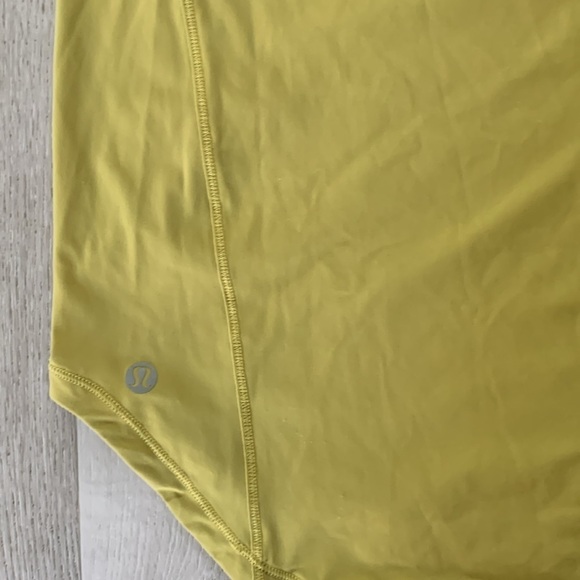 Lululemon Sculpt Tank Top green  Size 4 Neon Run‎ Gym Cardio fantastic - Picture 8 of 9